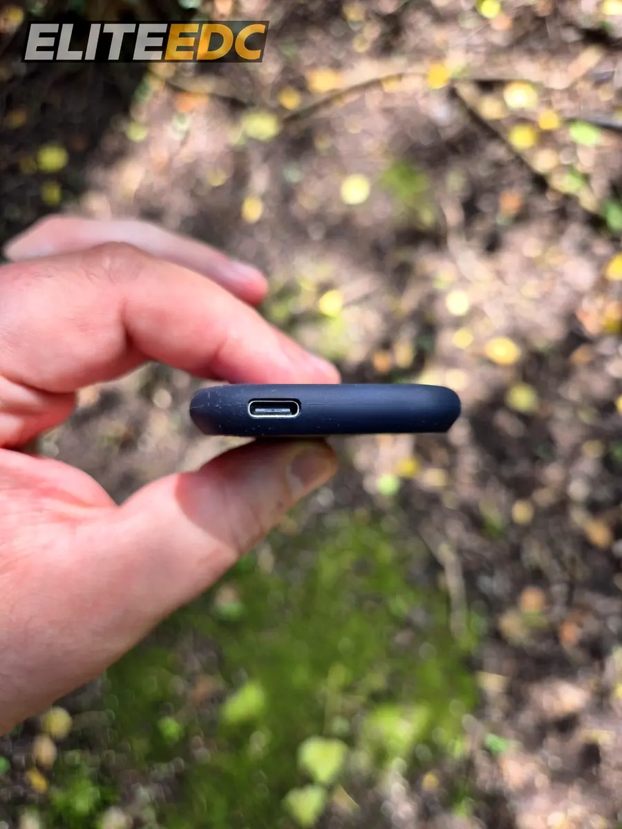 SanDisk Extreme Portable SSD V2 USB-C port and slim profile