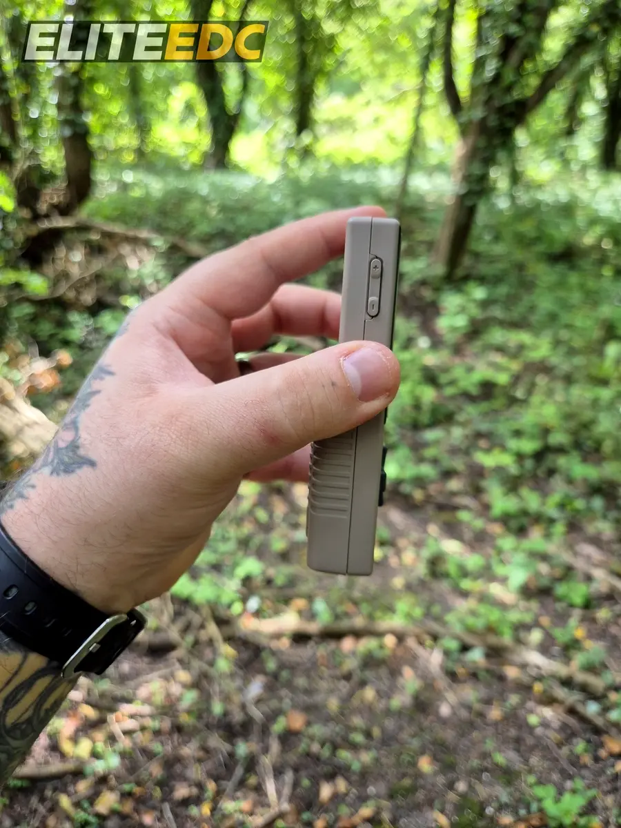Miyoo Mini Plus side profile in hand, impressively slim