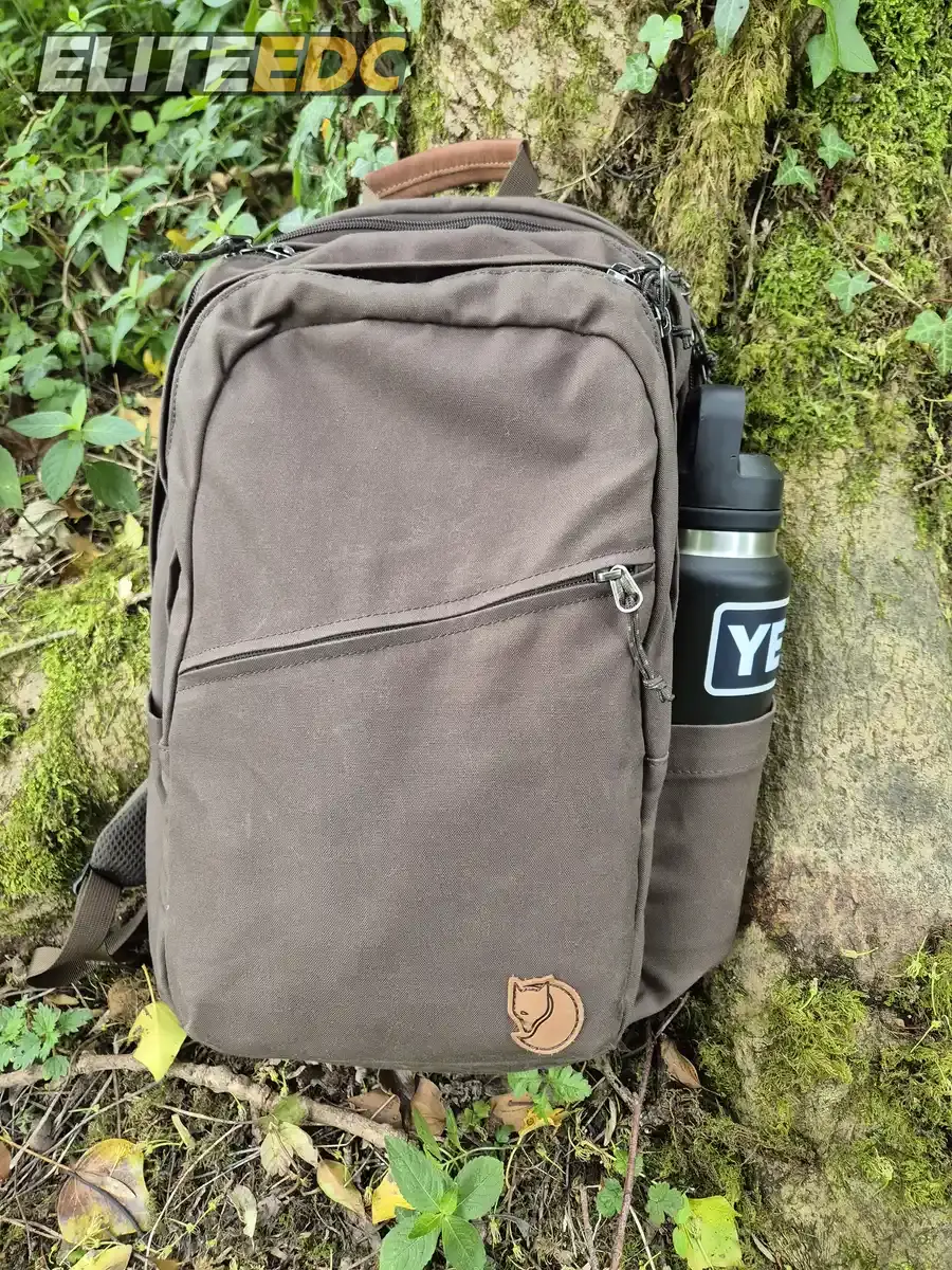 Fjällräven Raven 28L front profile.