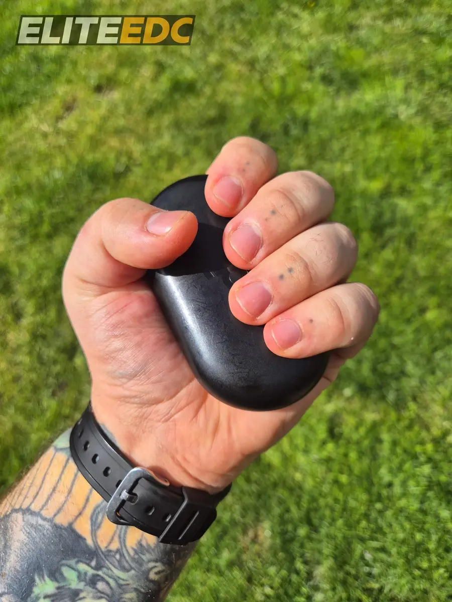 Anker Soundcore V20i case fits comfortably in one hand